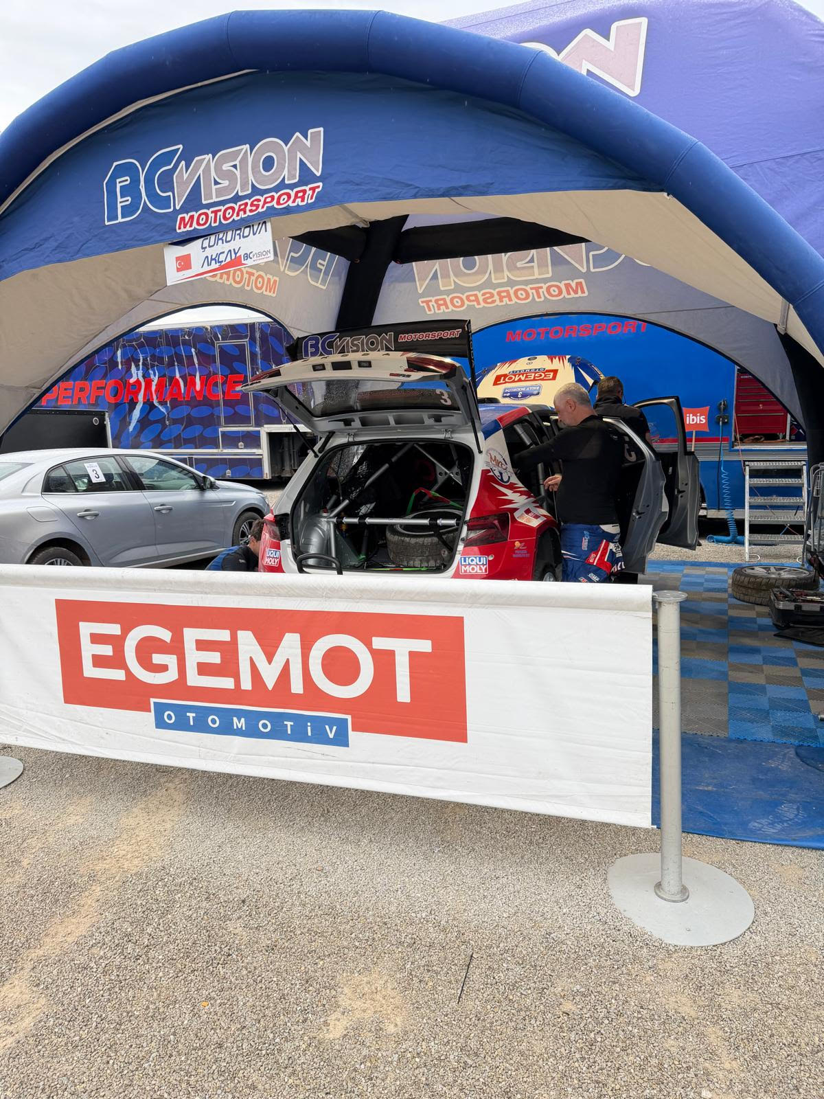 Bodrum Rallisi’nde Kürsü Heyecanı: Burak Çukurova ve BC Vision Egemot Motorsport İkinci Sırada!